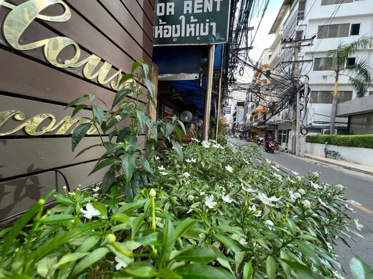 Thaiphiphat House Бангкок Экстерьер фото
