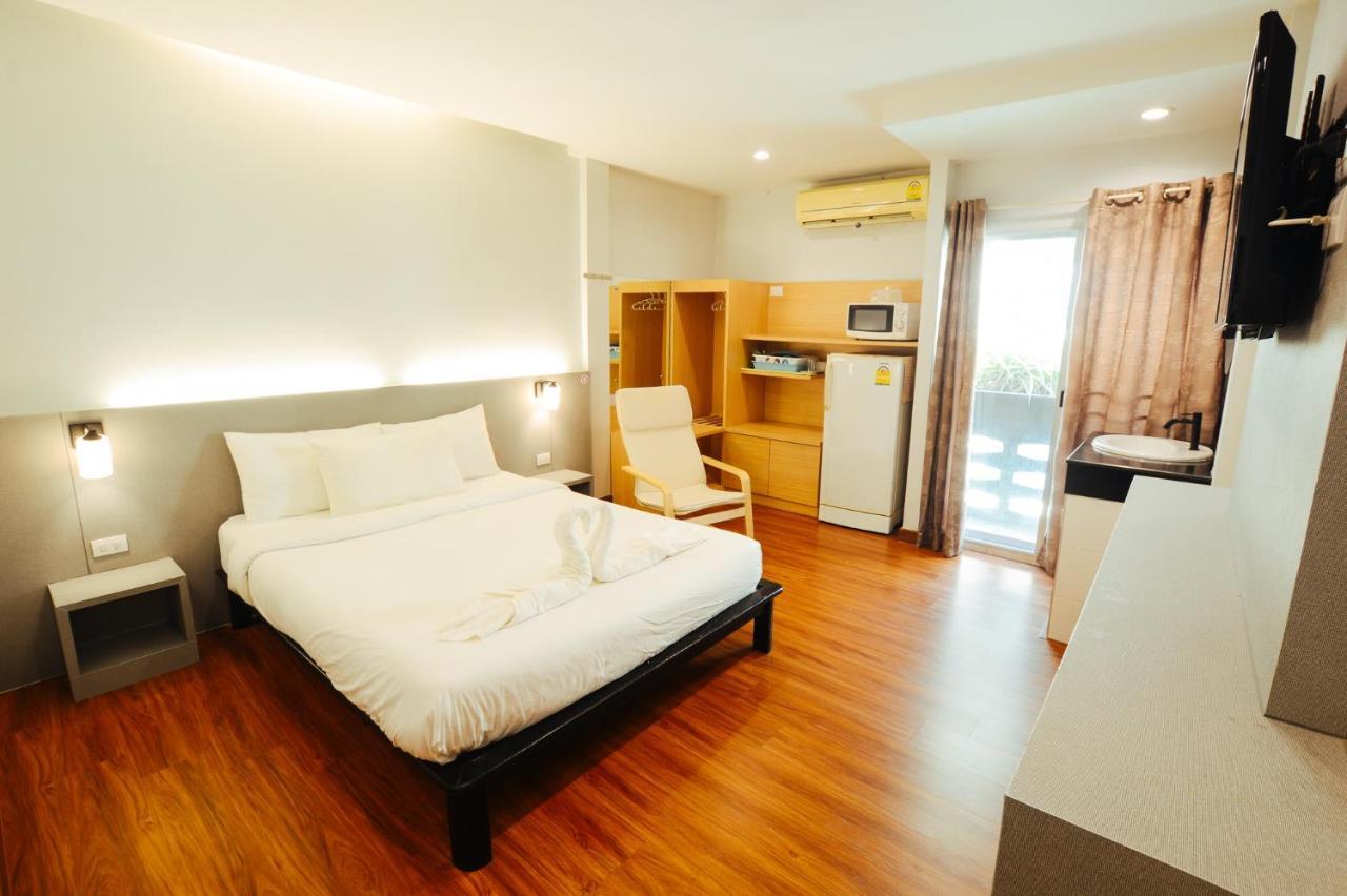 Thaiphiphat House Бангкок Экстерьер фото