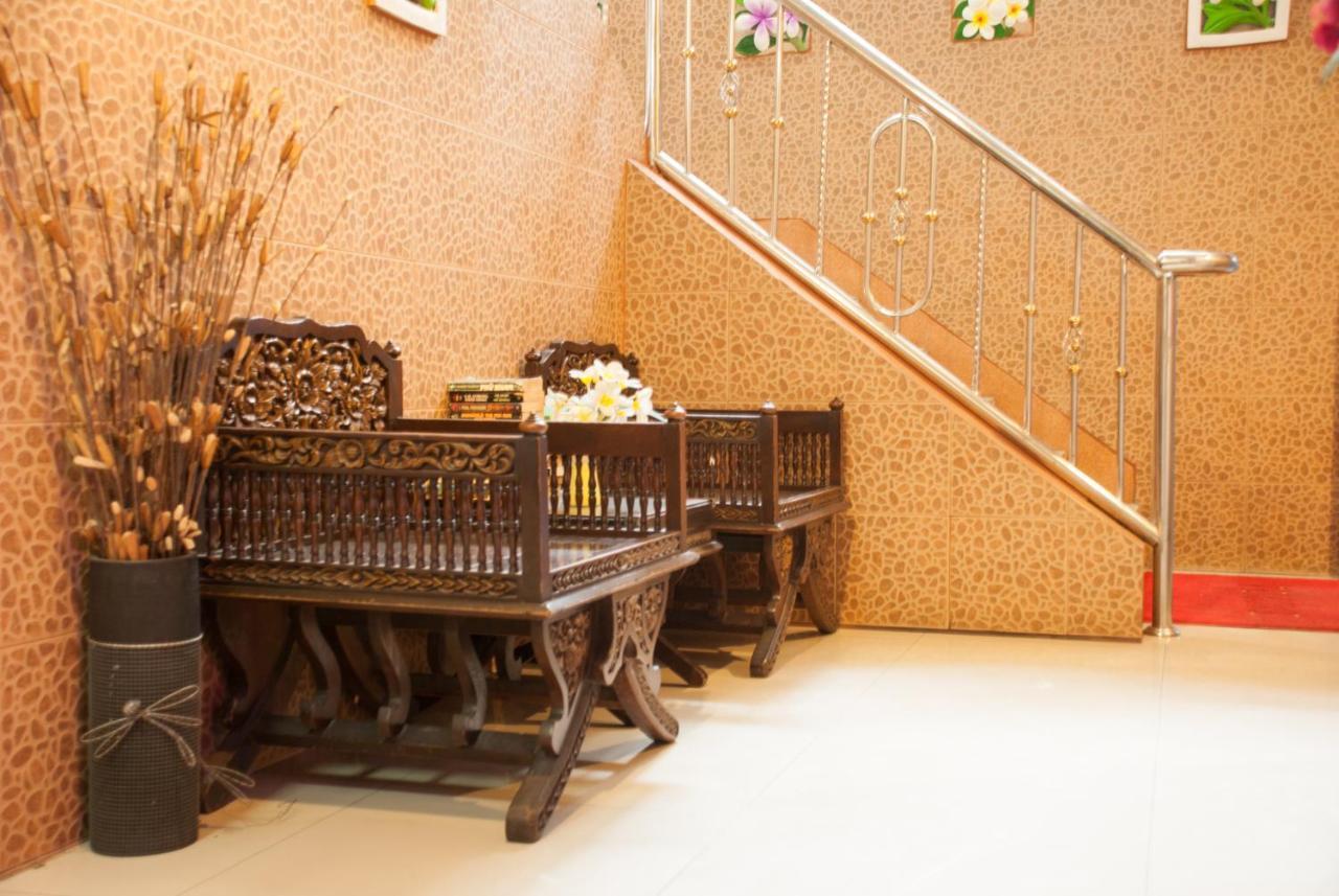 Thaiphiphat House Бангкок Экстерьер фото