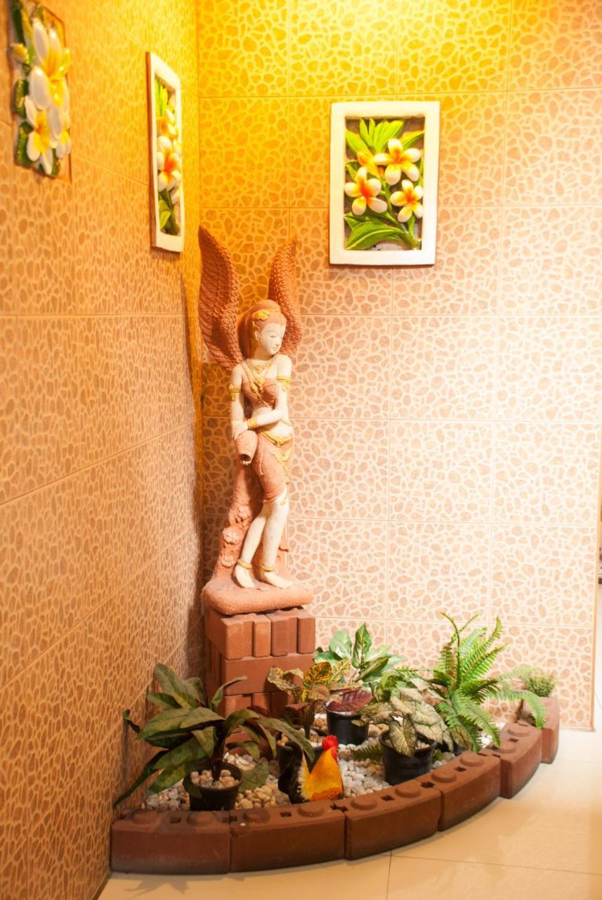 Thaiphiphat House Бангкок Экстерьер фото